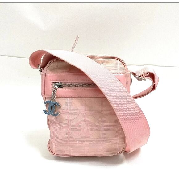 Chanel travel line pink nylon crossbody - Picture 1 of 9